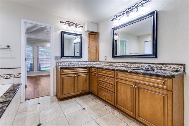 Building Photo - 2514 Golden Oaks Dr