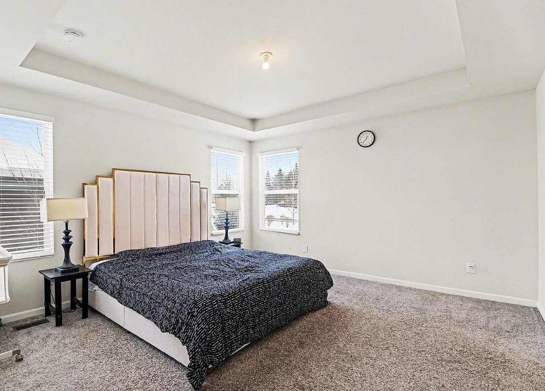 Building Photo - 49772 Shoreline Dr