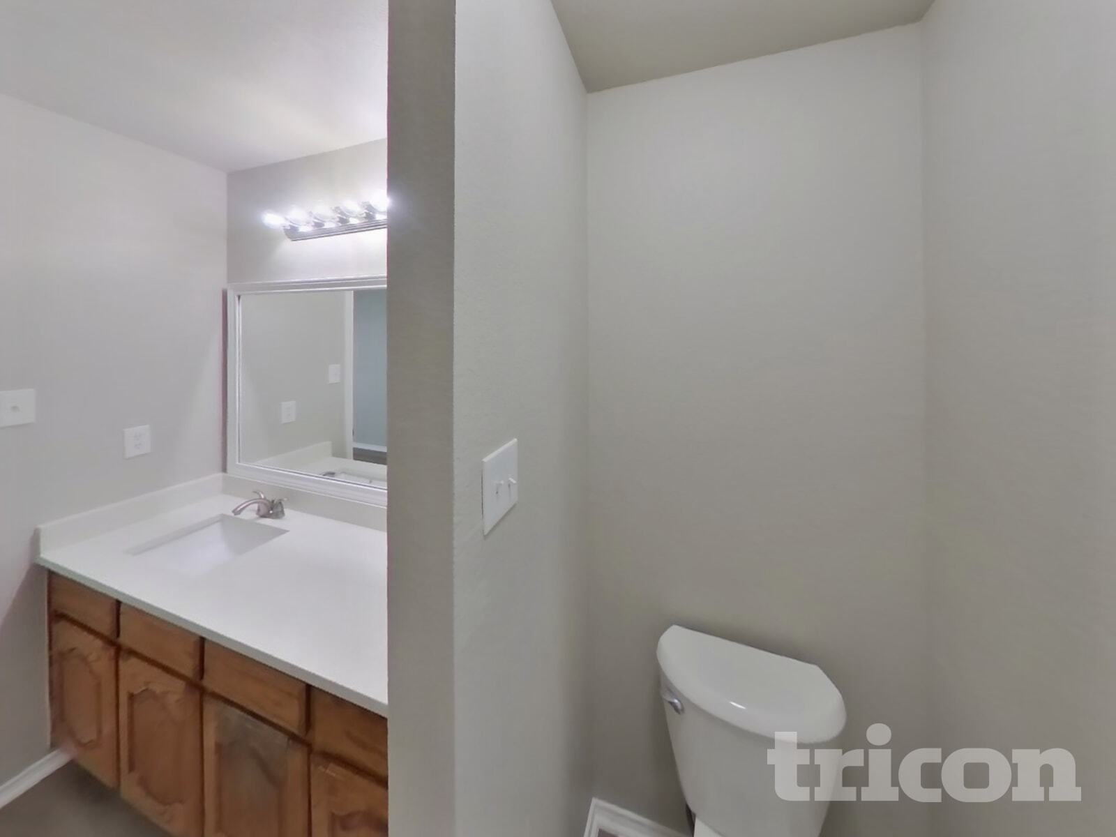 Building Photo - 909 Zoe St