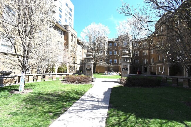 Primary Photo - 116 S Maple Ave