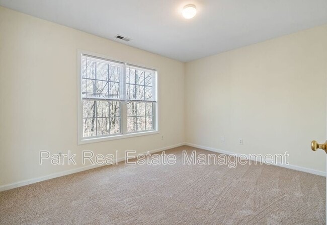 Building Photo - 420 New Parkside Dr