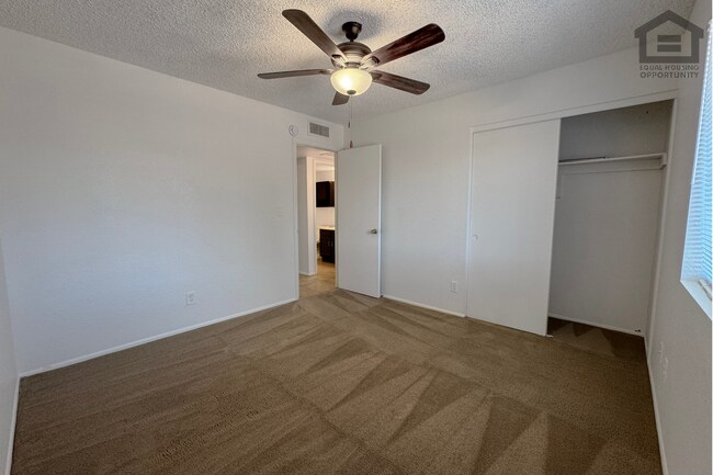 Building Photo - 3111 E Charleston Ave