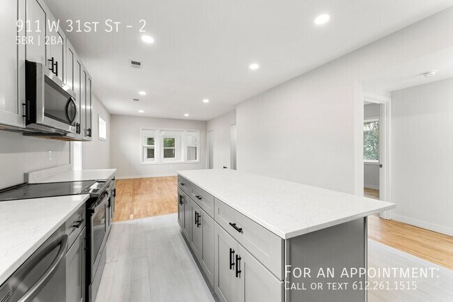 Building Photo - 911 W 31st St