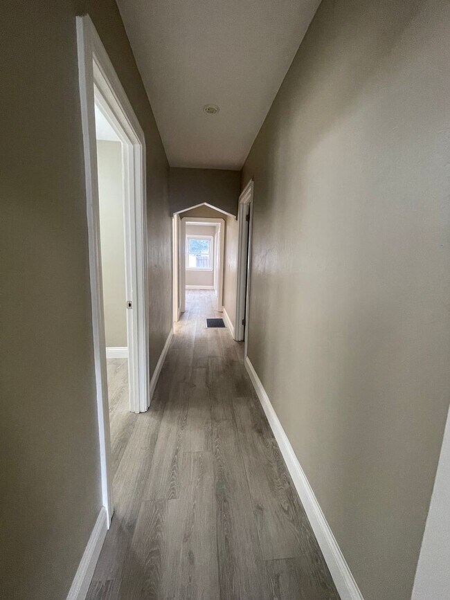 Building Photo - Gorgeous 3 Bedroom Home in Alameda.