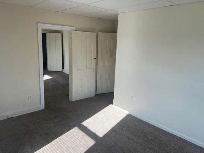 Building Photo - 127-129 N Catherine St