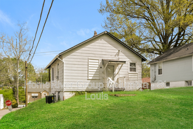 Building Photo - 8914 Ramona Ave