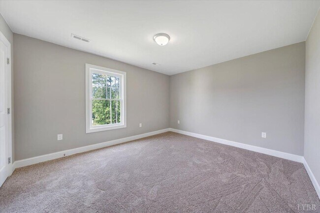 Building Photo - 1021 Lochwood Hl Dr