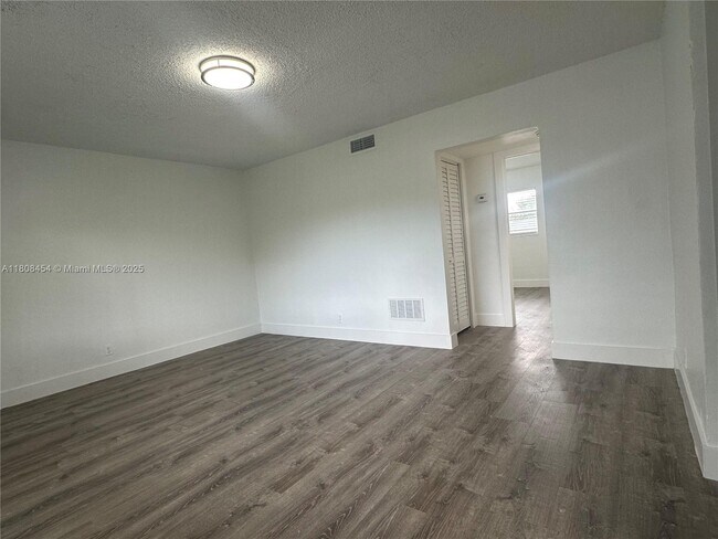 Building Photo - 2401 NW 9th Ave