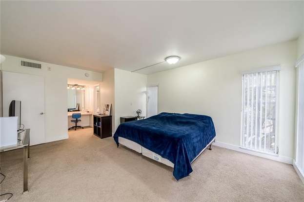 Building Photo - 3050 N Palm Aire Dr
