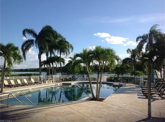 Building Photo - 637 Grand Rapids Blvd