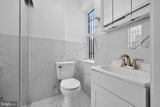 Building Photo - 807 N 42nd St