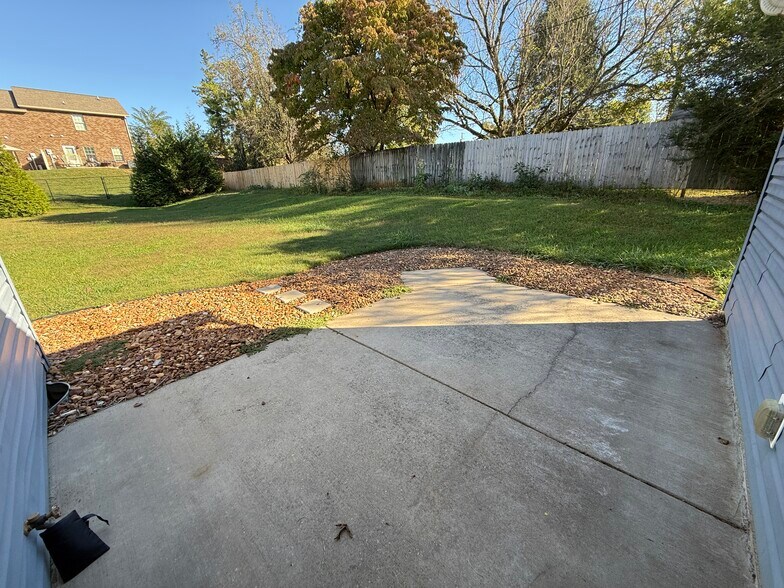 Back Patio - 640 Whitson Chapel Rd