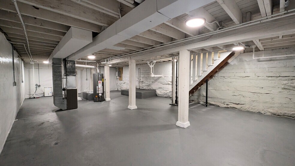 Building Photo - 3302 22nd Ave S