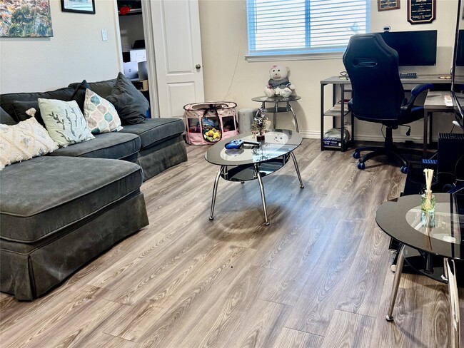 Building Photo - 12615 Barclay Ter Dr