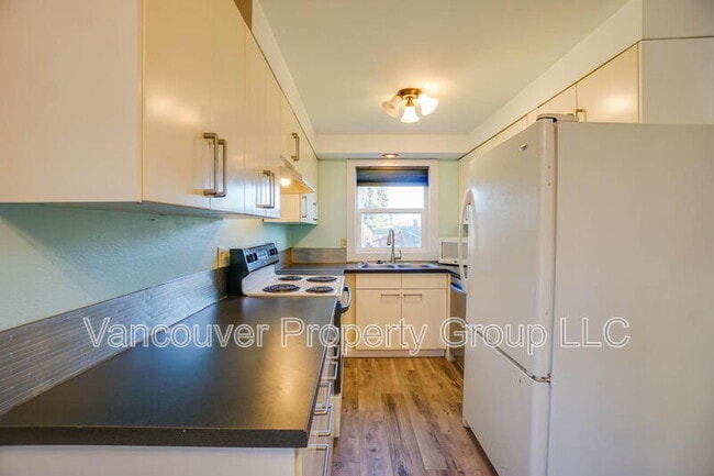 Building Photo - 503 NW 5th Ave