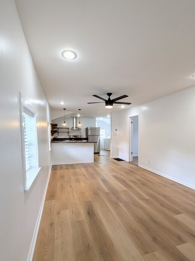 Building Photo - 520 48th St S