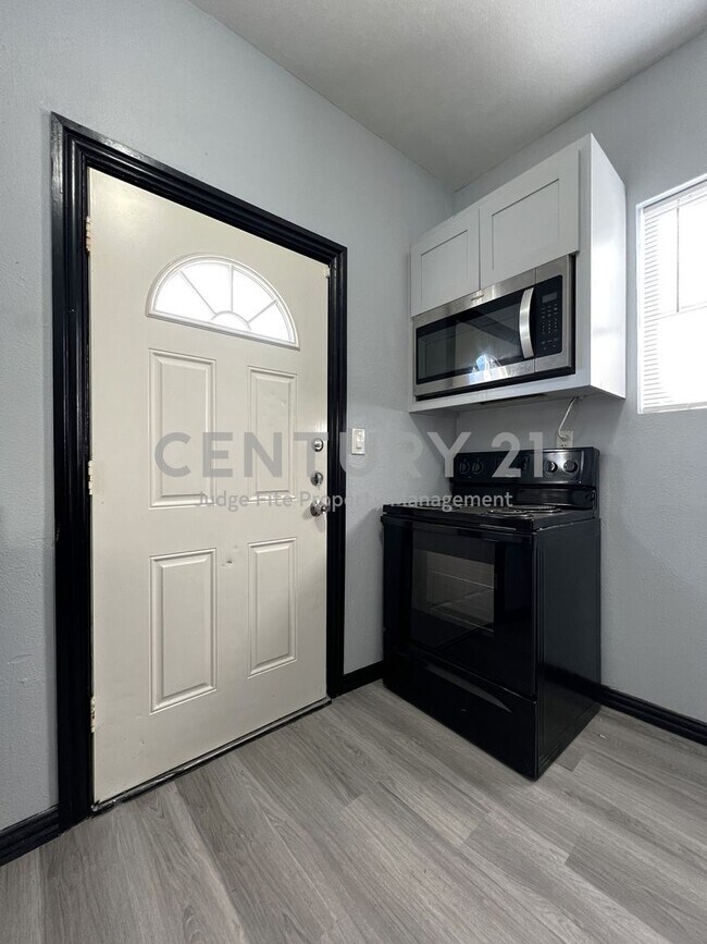 Building Photo - Charming 2/1 in Castleberry ISD for Rent!