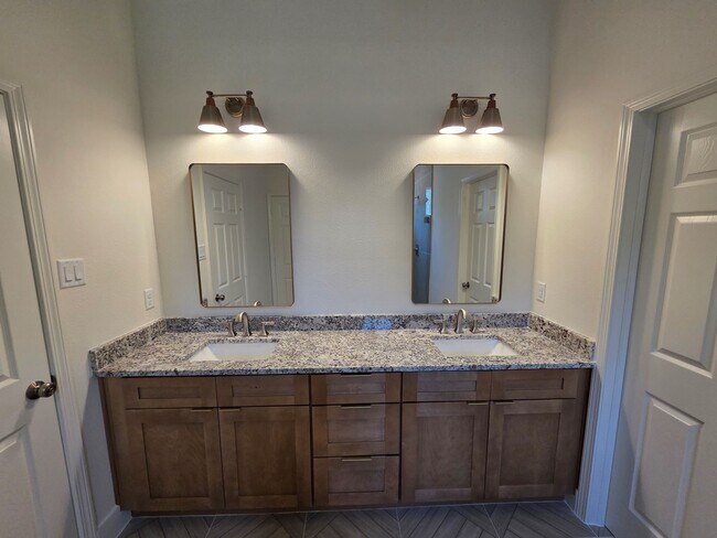 Building Photo - 16276 Jeet St