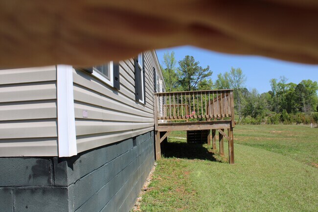 Building Photo - 818 W Grantville Rd