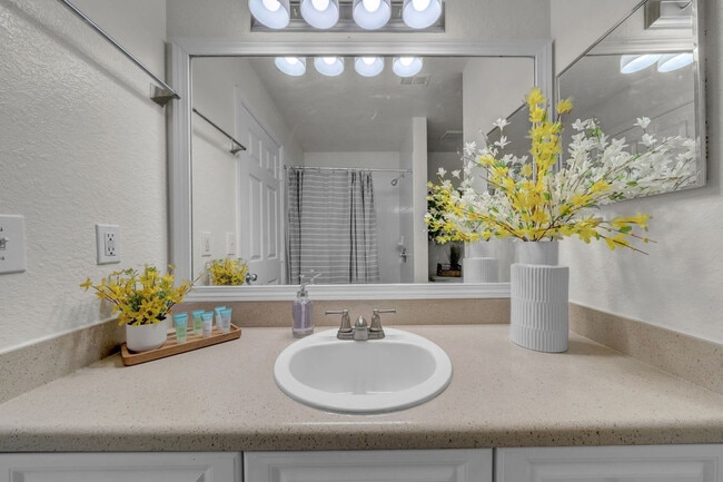 Building Photo - 10056 Montague St