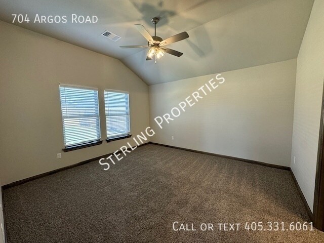 Building Photo - 704 Argos Rd