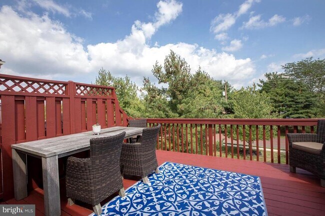 Building Photo - 1811 Adams Way