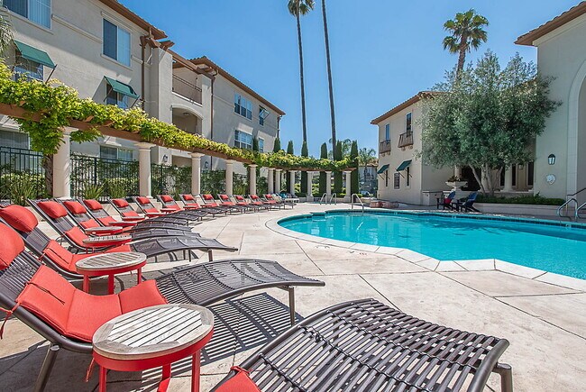 Building Photo - Palma Sorrento at Palm Valley