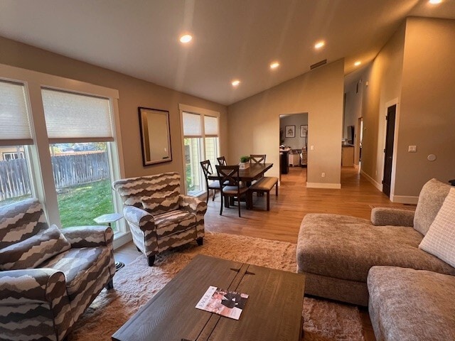 Building Photo - 900 N Player Ave