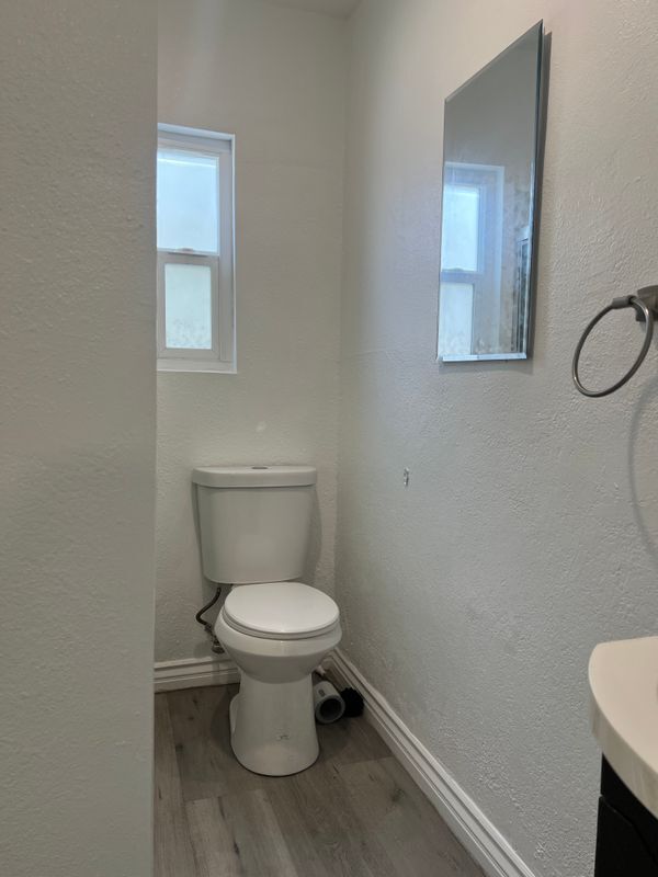 Building Photo - 720 N Guadalupe Ave