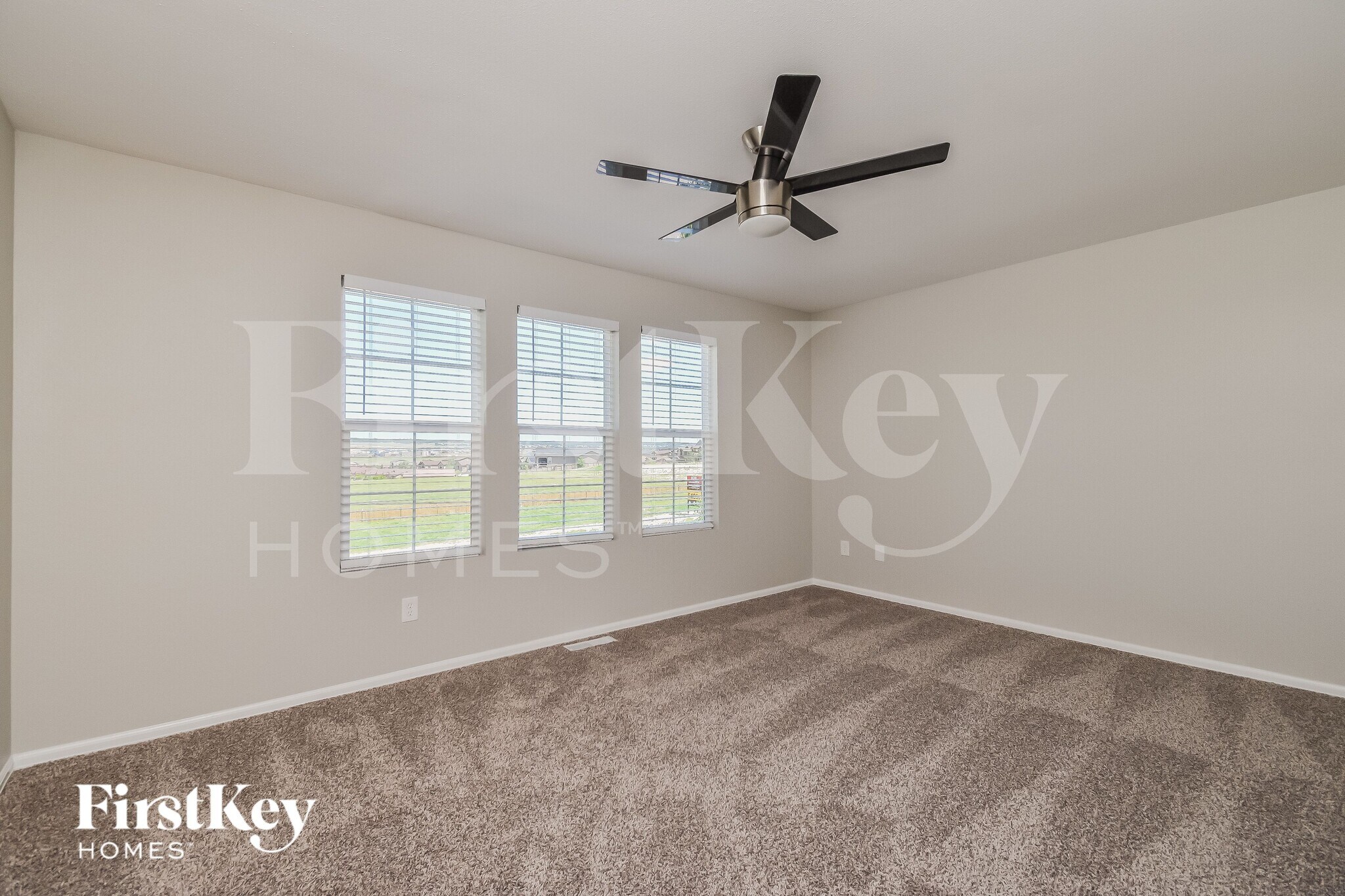 Building Photo - 6255 Sorpresa Ln