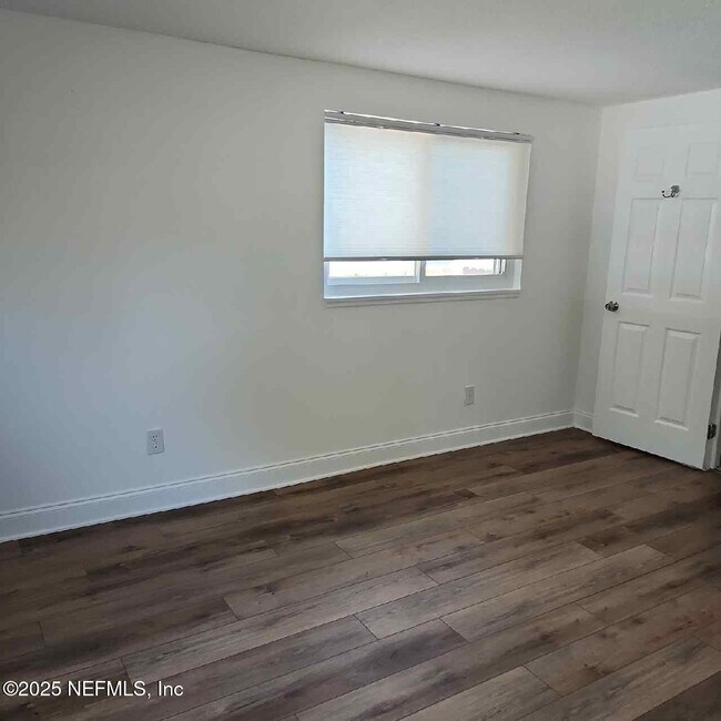 Building Photo - 1503 Broome St