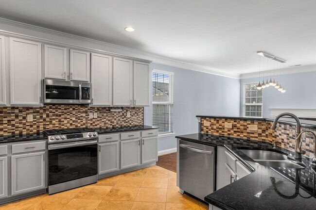 Building Photo - Luxury Living in High Point NC