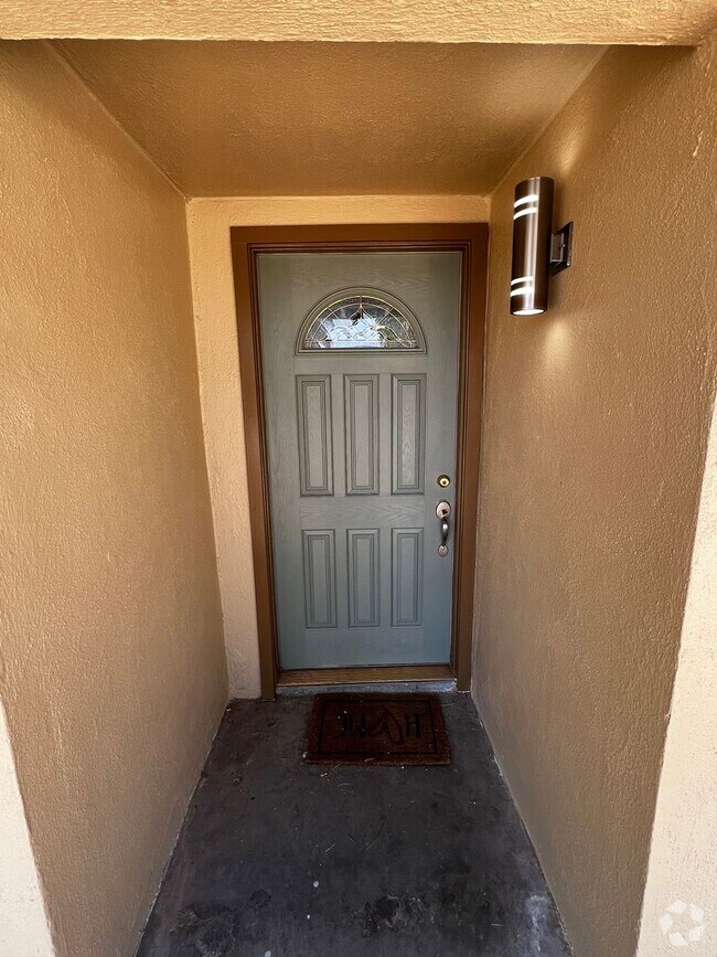 Building Photo - Updated 3-Bed Home Near Base & Joshua Tree...