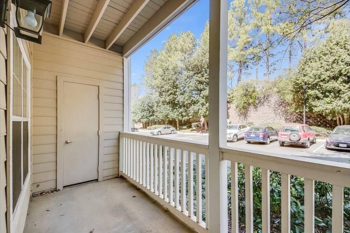Building Photo - 1250 Parkwood Cir SE
