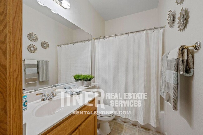 Building Photo - Gorgeous Home in Beautiful Folsom Community