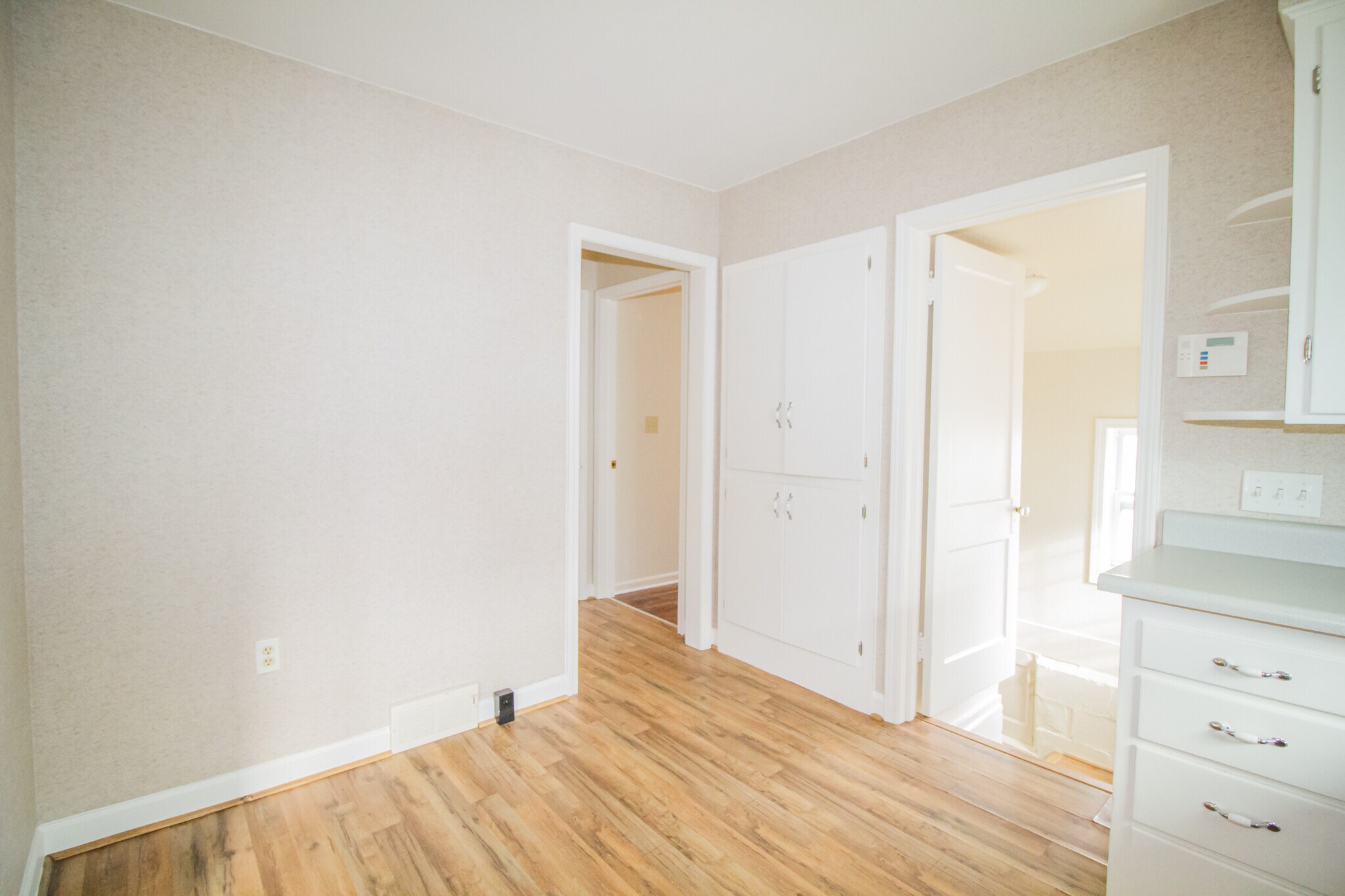 Building Photo - 4220 Caroline Ave