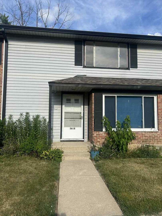 Primary Photo - 3618 Western Ave