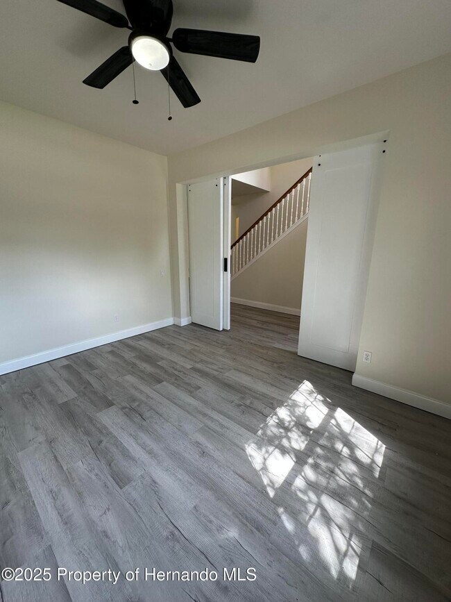 Building Photo - 14227 Wake Robin Dr