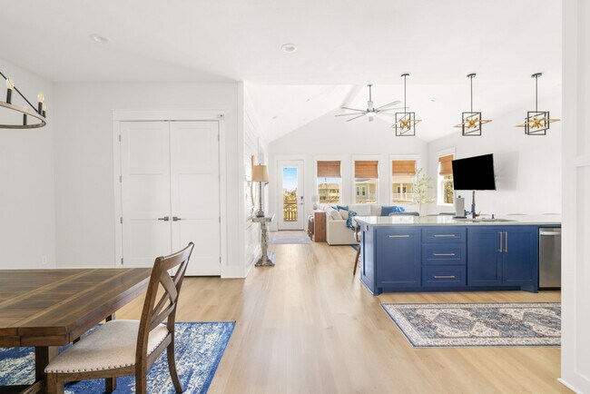 Building Photo - 867 Bowers Ln