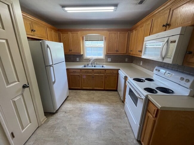 Building Photo - 1488 Bailee Way SW