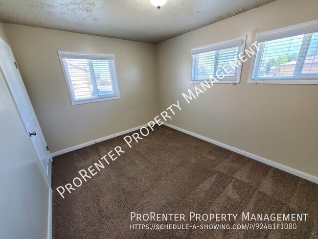 Building Photo - 4749 S 200 E