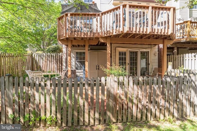 Building Photo - 6156 Wellington Commons Dr