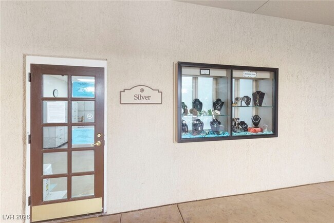 Building Photo - 9004 Litchfield Ave