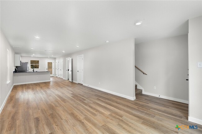 Building Photo - 323 S Burnet St