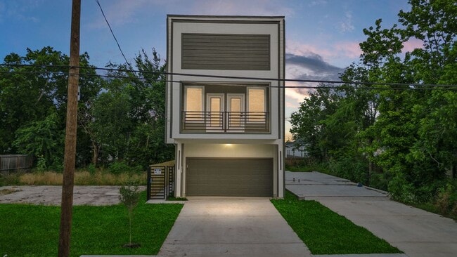 Building Photo - 6631 Foster St