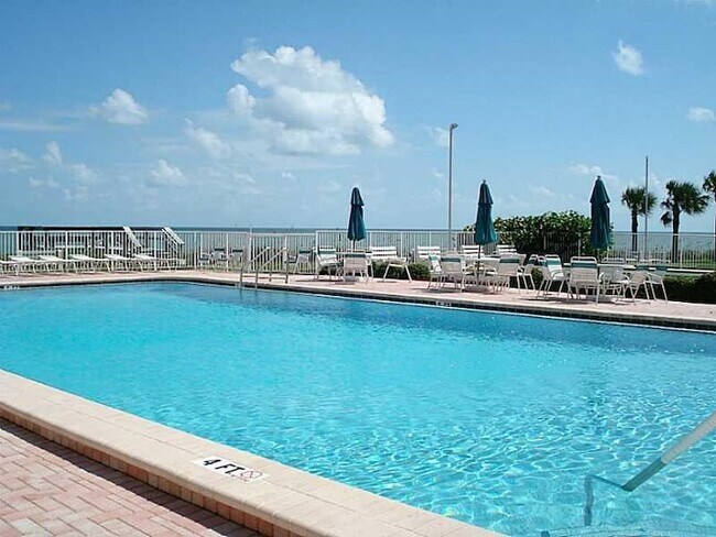 Building Photo - 5400 Jimmy Buffett Mem Hwy