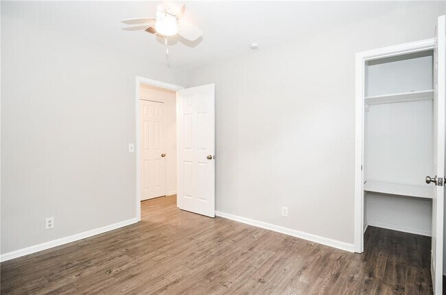 Building Photo - 2945 Rio Montana Dr