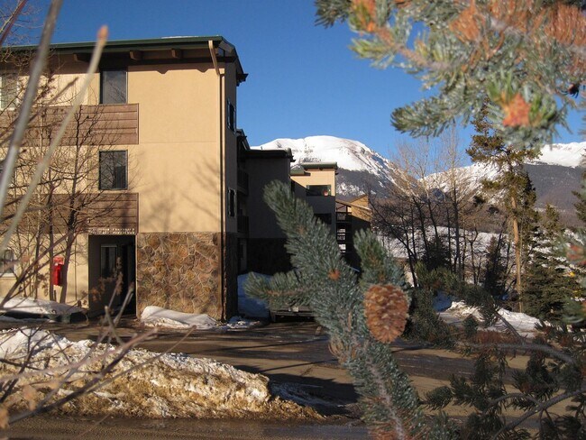 Building Photo - 401 W La Bonte St