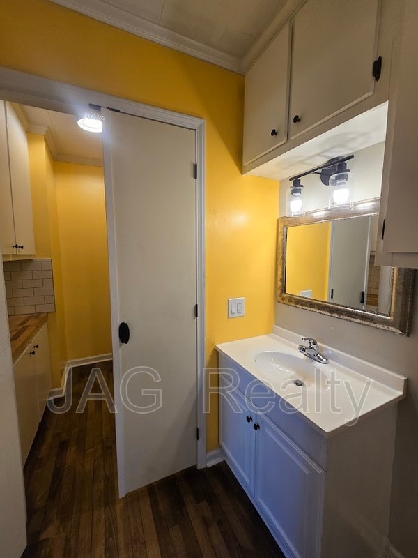 Building Photo - 328 W Liberty St