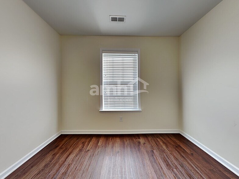 Building Photo - 1710 Beeson Park Ln